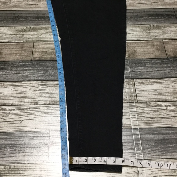 Levi’s High Waisted Mom Jeans Women’s 31x29 Washed Black Denim Stretch - Picture 2 of 10